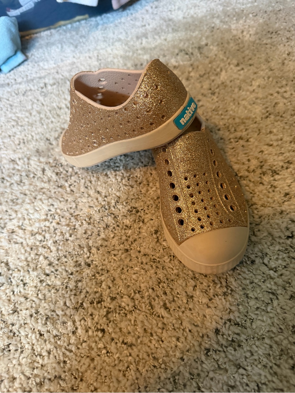 Native Kids Gold Glitter Slip-On Water Shoes - Gold With Beige Trim Euc 9